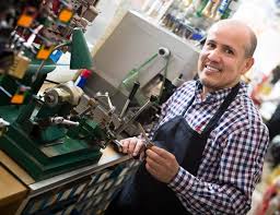 Como Identificar Quando a Fechadura Precisa Ser Trocada em Uberaba: 6 Dicas carlos silva chaveiro 1